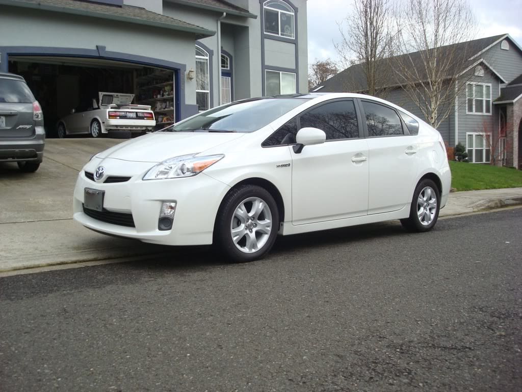 2011 Toyota Prius with 16x6.5 wheels