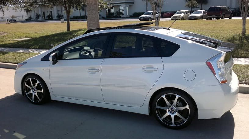 2011 Toyota Prius with 18x7.5 Drag DR-33 wheels