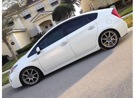 2012 Toyota Prius Plug-in with Blitz BRW wheels