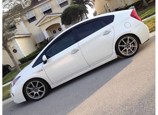 2012 Toyota Prius Plug-in with Blitz BRW wheels