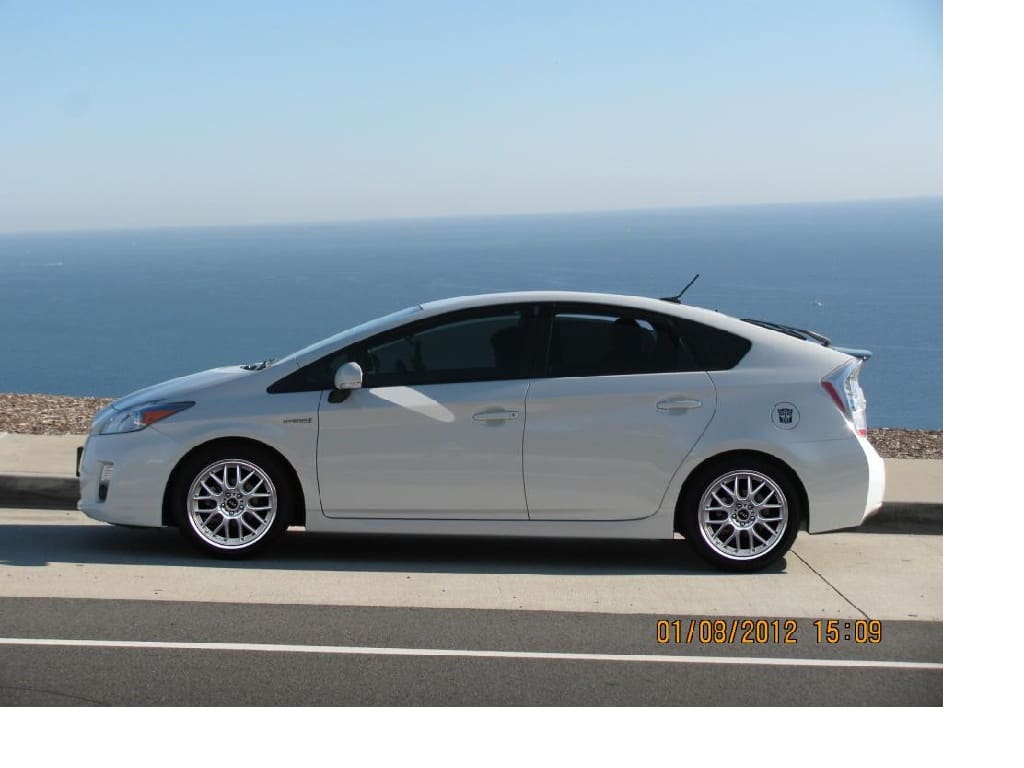 2009 Toyota Prius with 17x7 ASA wheels