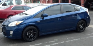 2011 Toyota Prius with 17x7.5 Konig Deceptions wheels