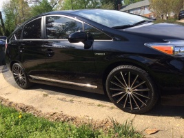 2014 Toyota Prius with 18x7.5 wheels