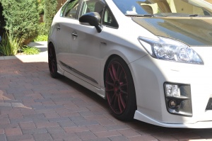 2012 Toyota Prius with 18x8.5 wheels