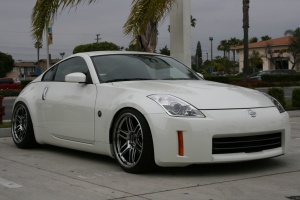 2007 Nissan 350Z with 19x9.5 AME TM-02 wheels