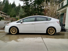 2010 Toyota Prius with 17x8 Enkei RPF1 wheels