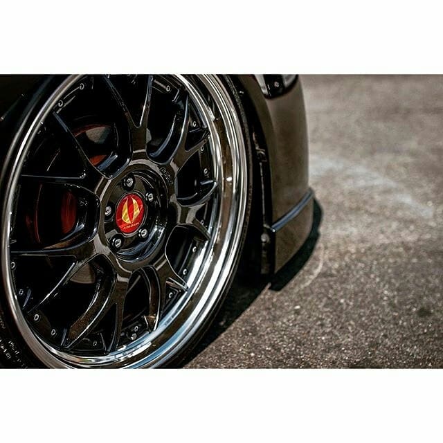 2011 Toyota Prius with 19x8.5 Aimgain G II M wheels