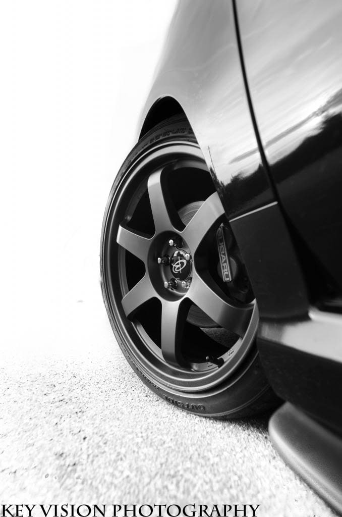 2007 Subaru Impreza WRX with 18x8.5 Rota wheels