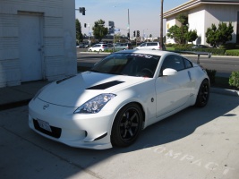 2007 Nissan 350Z with 18x9.5 Rays Engineering TE37 wheels