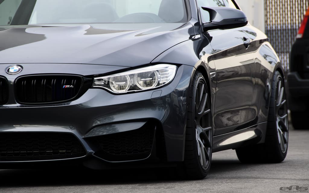 2015 BMW M4 with 19x10 VMR V810 wheels