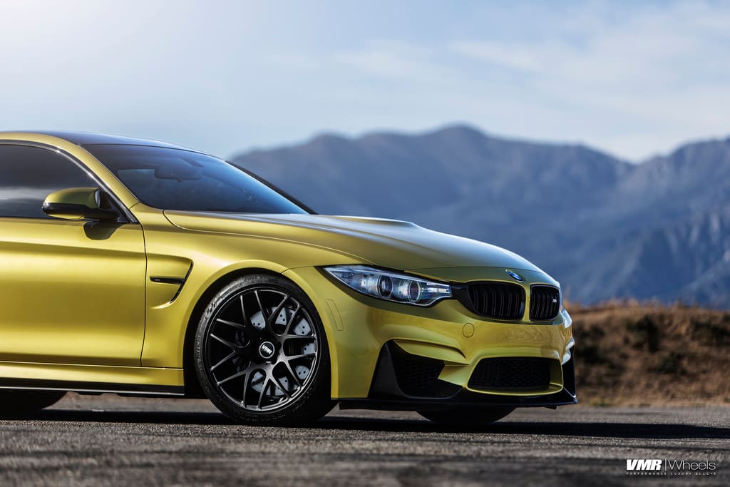 2015 BMW M4 with 19x10 VMR V710 wheels