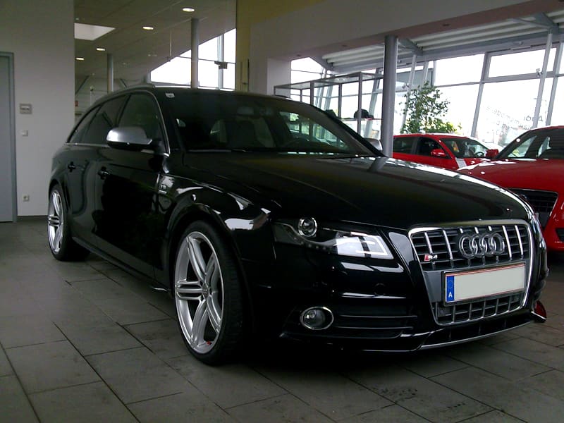 2009 Audi S4 with 20x8.5 OEM Audi Q5 wheels
