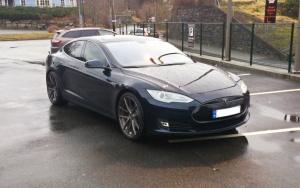 2013 Tesla Model S with 21x9 Vellano VM17 wheels