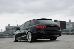 2008 Audi RS 4 with 19x10 Rotiform IND wheels
