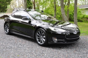 2013 Tesla Model S with Tsportline TST Turbines wheels