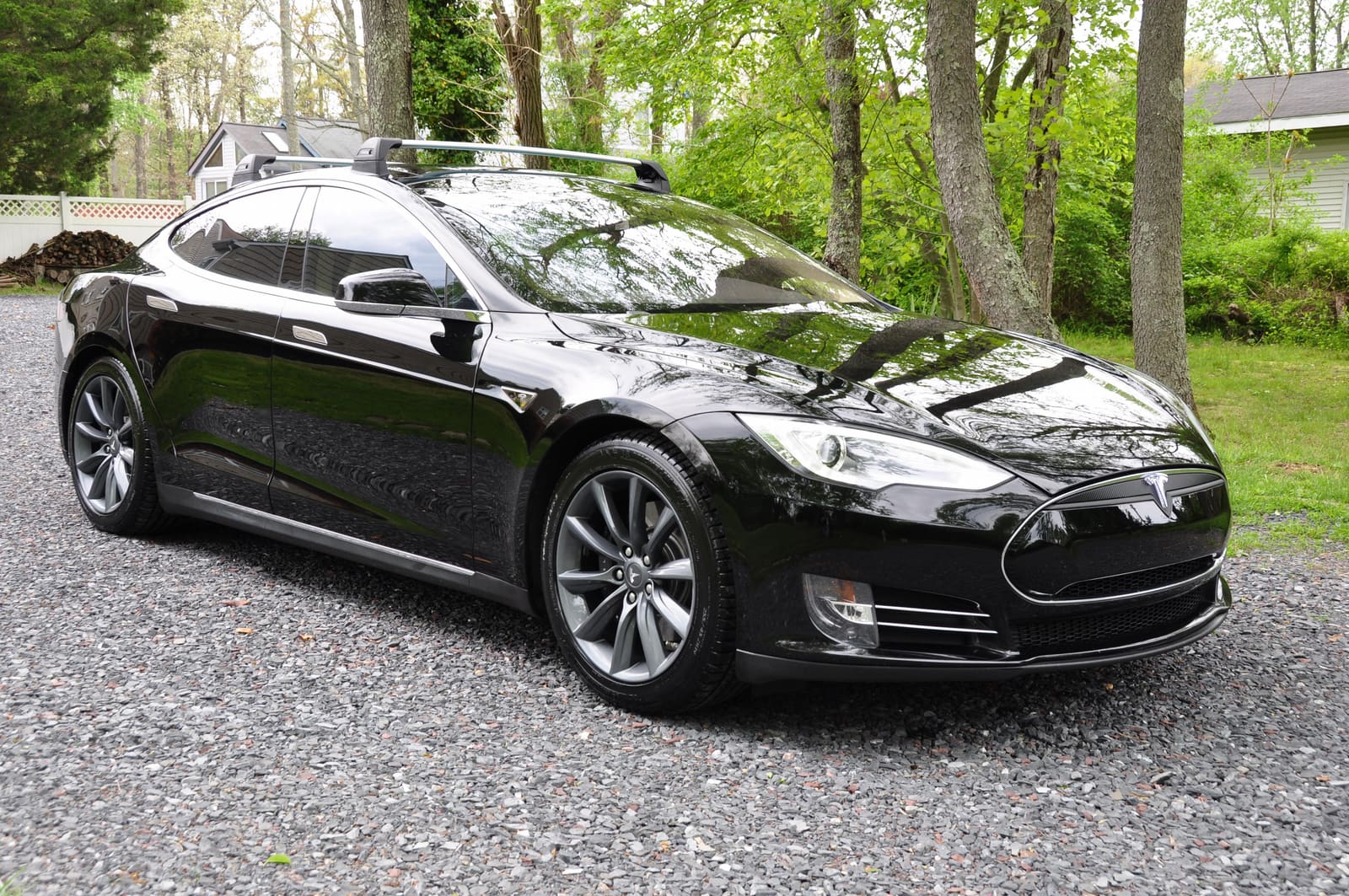 2013 Tesla Model S with Tsportline TST Turbines wheels