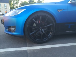 2014 Tesla Model S with 22x9 ACE Convex wheels