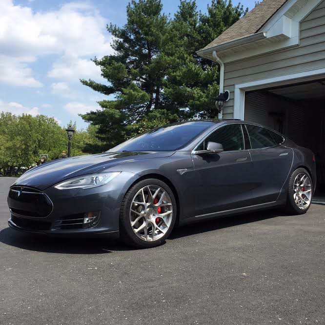2014 Tesla Model S with 20x8.5 Avant Garde M590 wheels