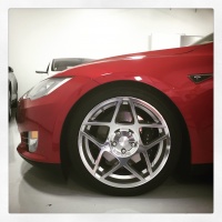 2014 Tesla Model S with 20x9 3SDM wheels