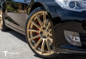 2014 Tesla Model S with 21x9 Tsportline 112 wheels