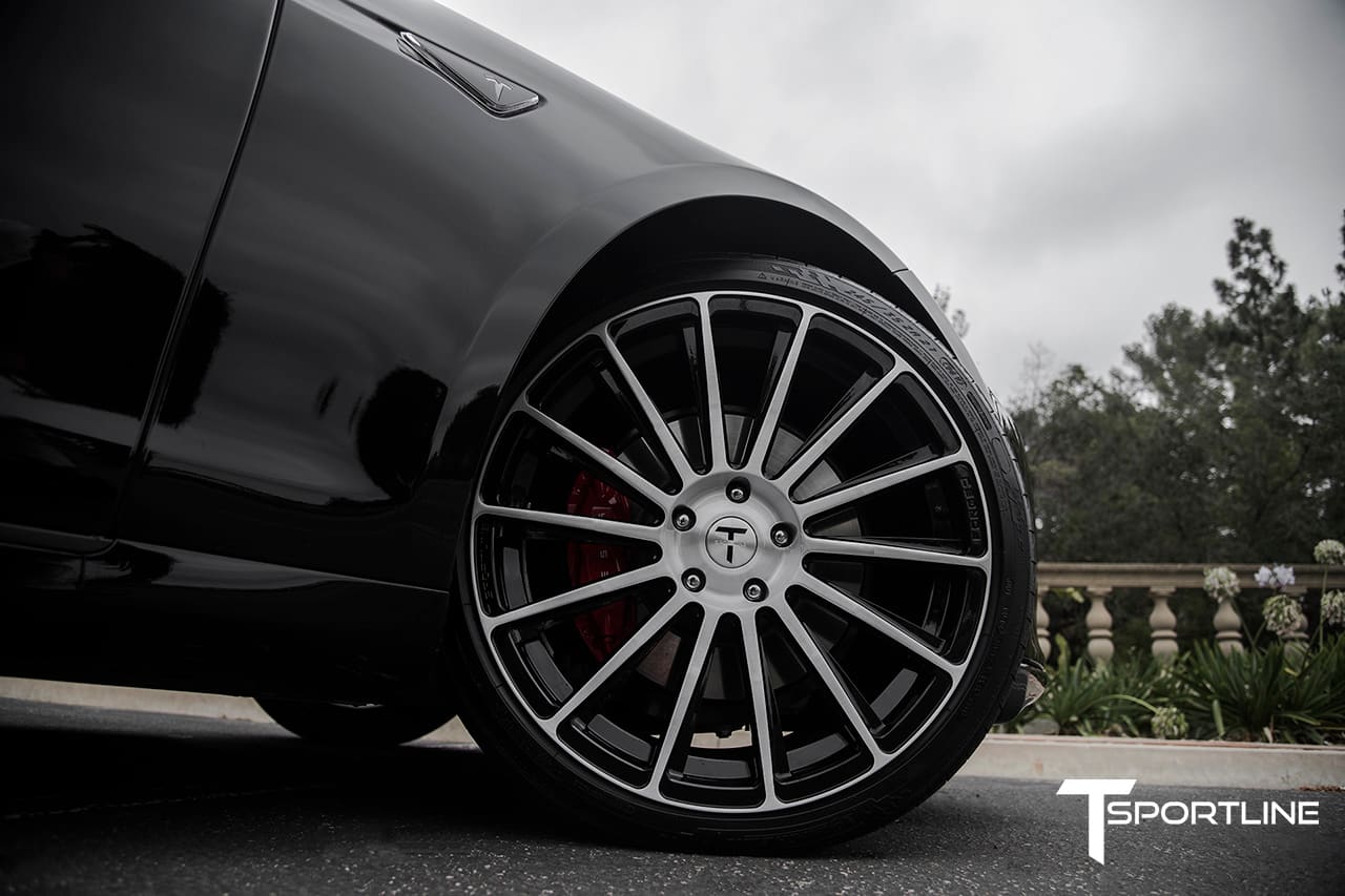 2014 Tesla Model S with 21x9 Tsportline 114 wheels