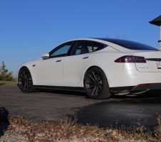 2015 Tesla Model S with 20x9 TSW Bathurst wheels