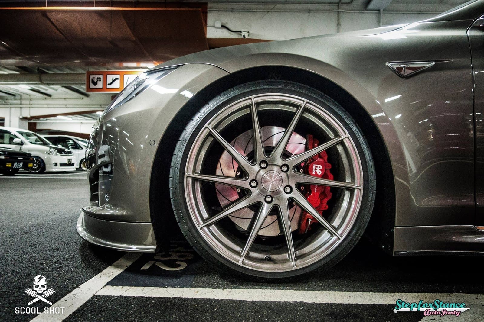 2014 Tesla Model S with 20x10 AG M621 wheels