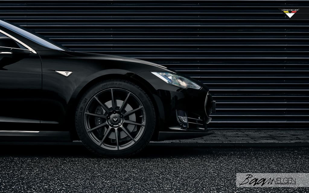 2014 Tesla Model S with 20x9 Vorsteiner VFF102 wheels