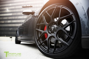 2015 Tesla Model S with 21x9 Tsportline 117 wheels