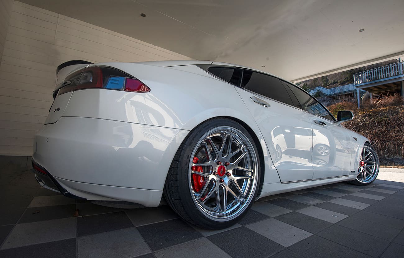 2015 Tesla Model S with 21x9 Work Gnosis CV202 PP2 wheels