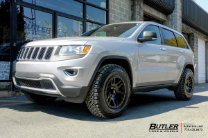 2015 Jeep Grand Cherokee with Fuel Recoil wheels