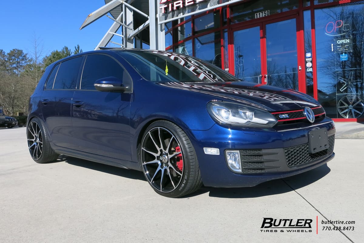 2013 Volkswagen Golf with Savini BM12 wheels
