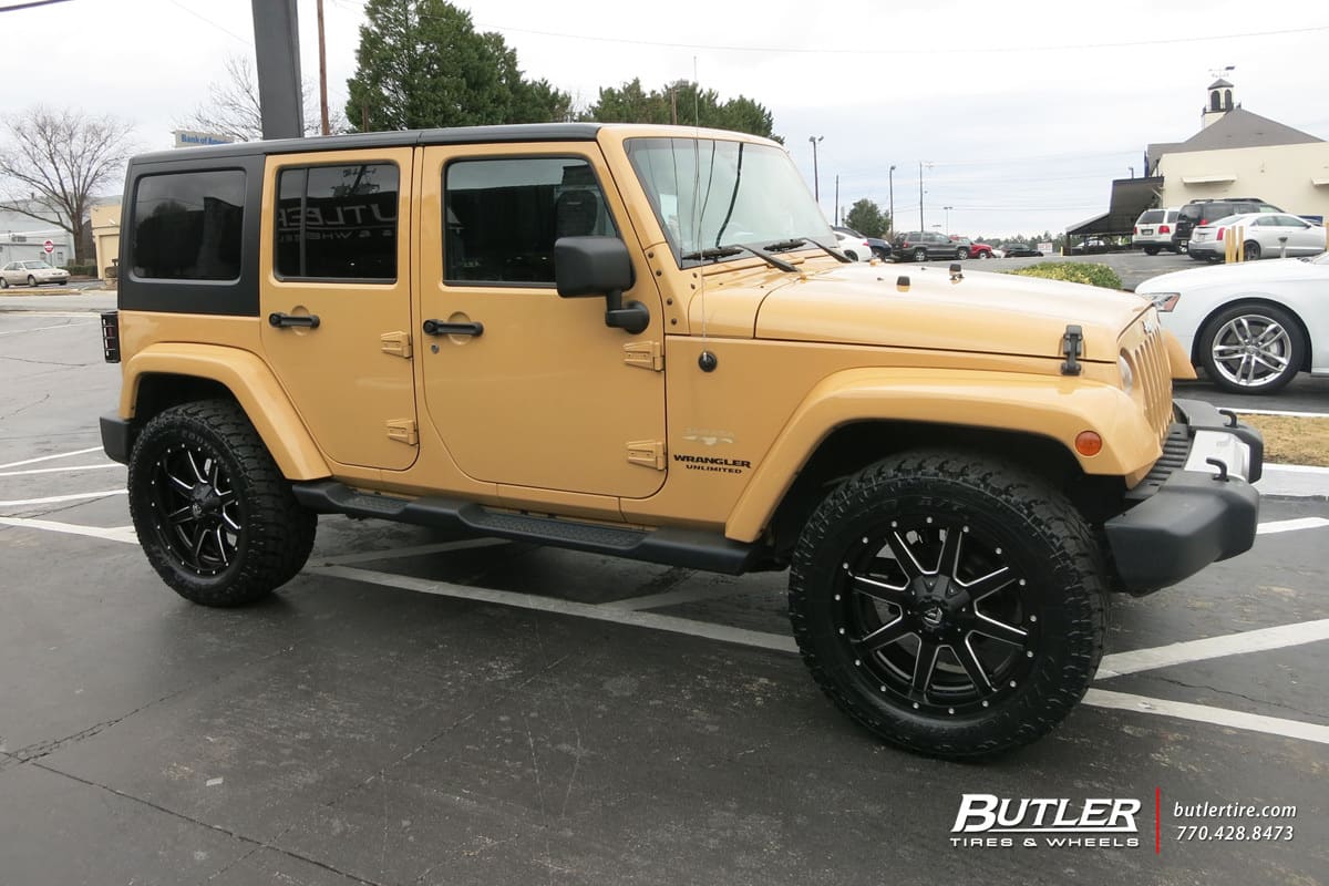 2014 Jeep Wrangler Unlimited with Fuel Maverick wheels