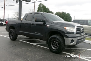 2014 Toyota Tundra with Fuel Trophy wheels