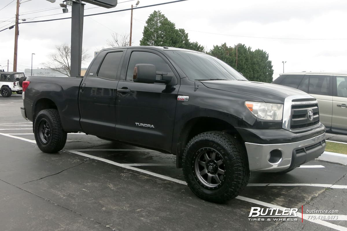 2014 Toyota Tundra with Fuel Trophy wheels