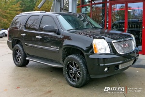 2011 GMC Yukon with Fuel Maverick wheels