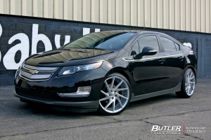 2015 Chevrolet Volt with Niche Invert wheels