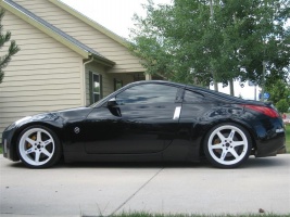 2004 Nissan 350Z with 19x9.5 Rays Engineering Volk Racing TE37 wheels