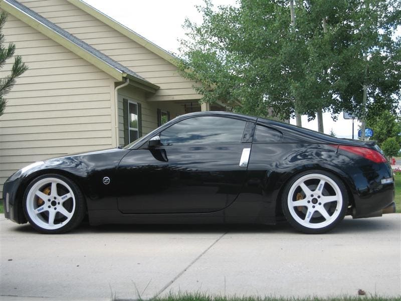 2004 Nissan 350Z with 19x9.5 Rays Engineering Volk Racing TE37 wheels