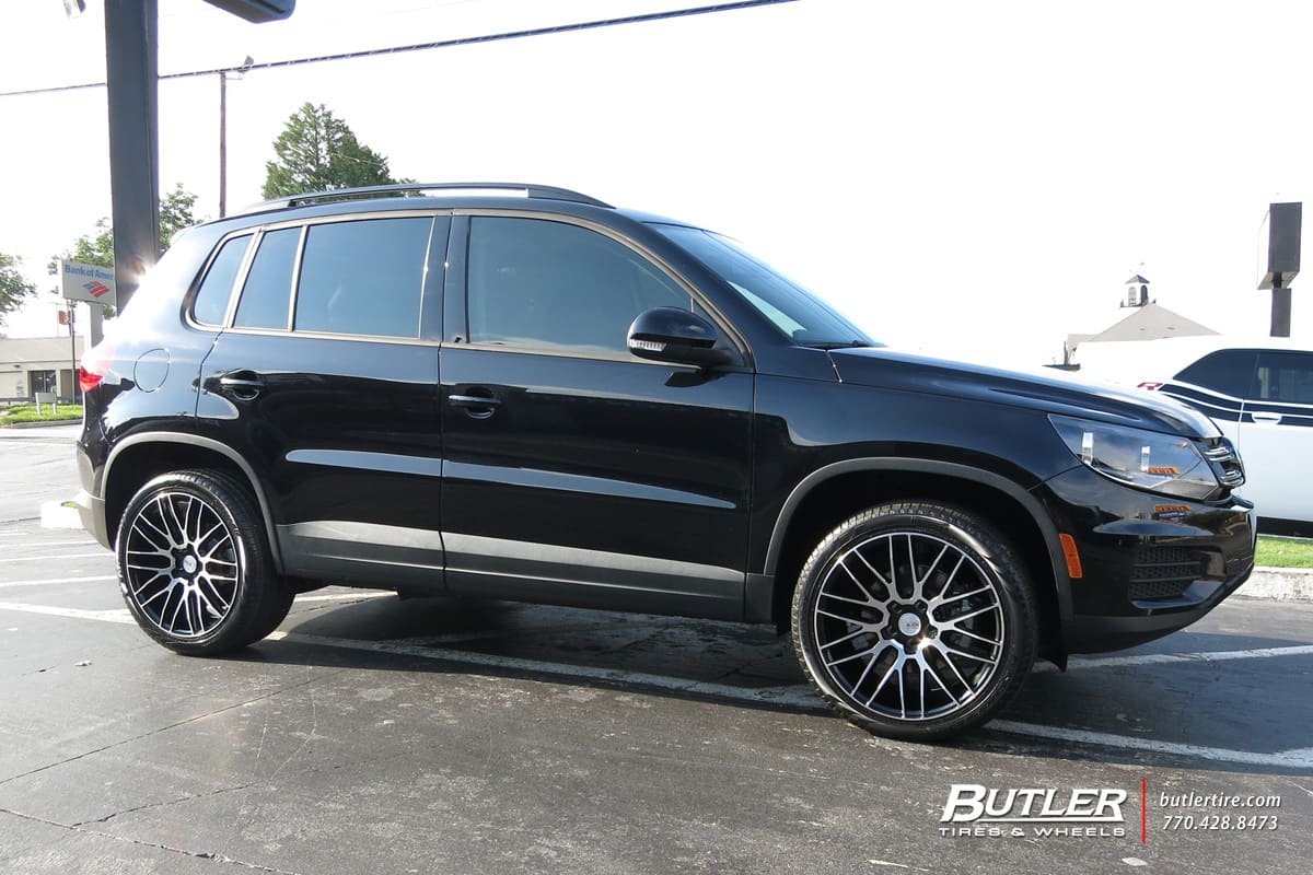 2011 Volkswagen Tiguan with Savini BM13 wheels