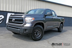 2015 Toyota Tundra with Fuel Hostage wheels