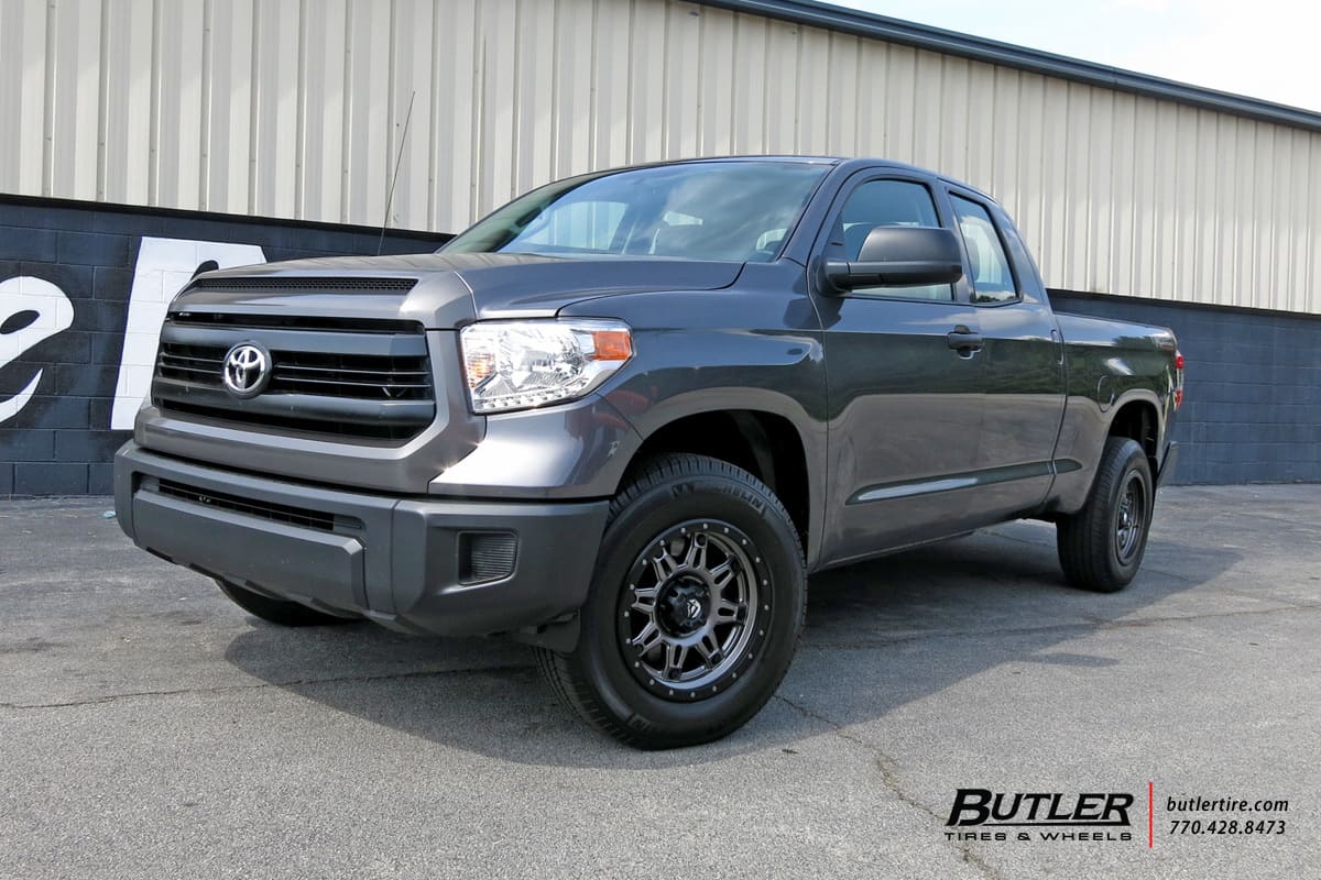 2015 Toyota Tundra with Fuel Hostage wheels