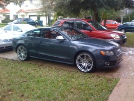 2010 Audi S5 with OEM Audi RS4 wheels