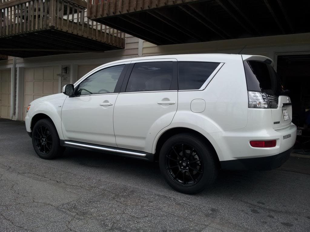 2013 Mitsubishi Outlander with 18x8 wheels