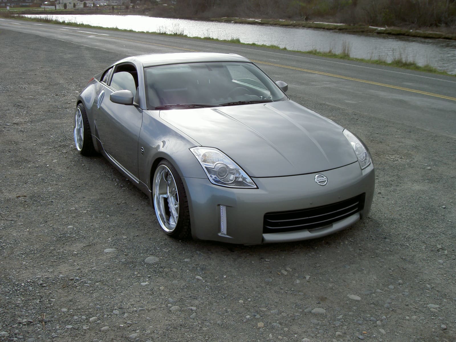2006 Nissan 350Z with 19x9.5 Work Euroline DH wheels