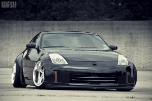 2006 Nissan 350Z with 18x9.5 Work VS-KF wheels