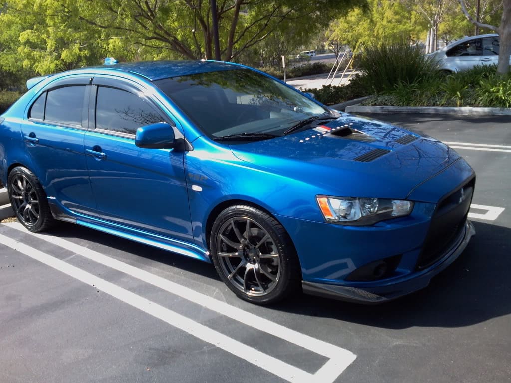 2010 Mitsubishi Lancer Sportback with 18x9 Advanti wheels