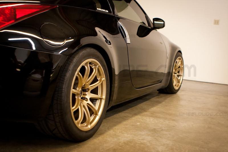 2004 Nissan 350Z with 18x10 Rota T2R wheels