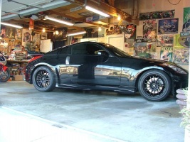 2006 Nissan 350Z with 18x9 Rota SVN wheels