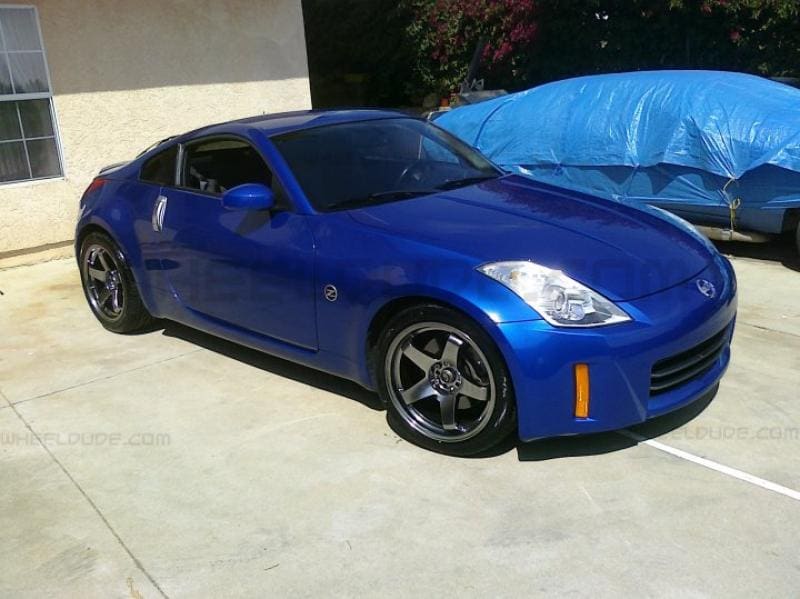 2005 Nissan 350Z with 18x9.5 Rota P45 wheels